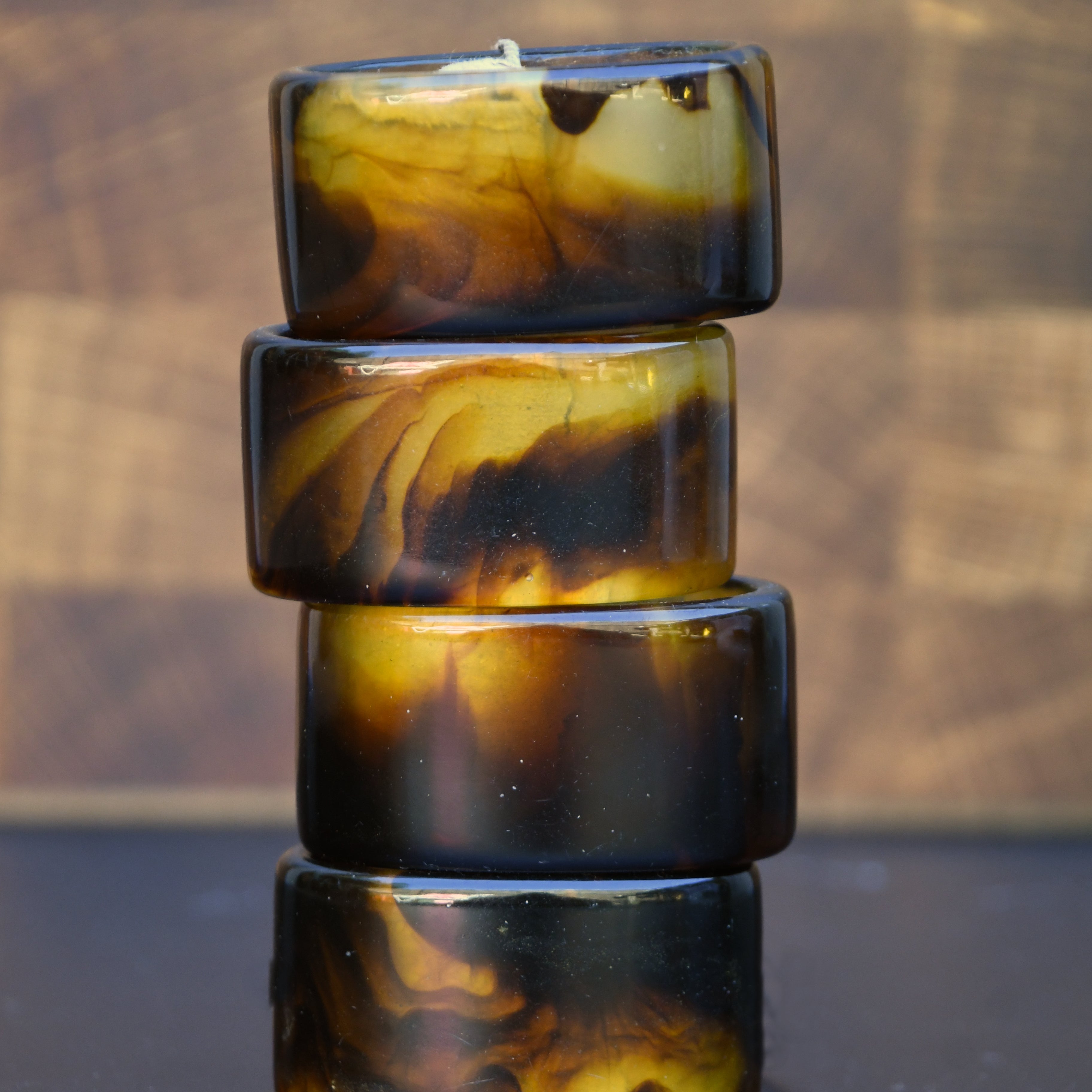 Tortoise shell napkin rings set of 4. resin.